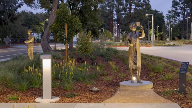 Tipping is happy to share the results of another creative collaboration with @artworks_foundry to bring more of the work of artist @gordonhuether into the world. The Innovators Art Walk at @menloparklabs’ campus celebrates creativity and courage in scientific inquiry with life sized bronze castings of nine scientists who have shaped the world. We are always grateful for the opportunity to support more public art! Visit link in bio to see more. 

Tipping Team: Marc Steyer, Ian Kelso, Chris Tiran 

📸 courtesy of Menlo Park Labs