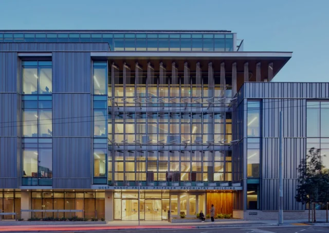 Committed to advancing mental healthcare, the team behind the new UCSF Nancy Friend Pritzker Psychiatry Building created an inspiring 175,000 SF building that met all of the technical demands, with added resilience to limit downtime or damage after an earthquake. By leveraging sophisticated modeling and shaking simulations, Tipping honed and optimized a #seismic solution that would limit expected drifts to about half the code limit while also balancing high performance goals with the budget.

Owner: University of California, San Francisco 
Architect: @perkinswill @perkinswillsf @zgfarchitects 
Contractor: @hdcco 
Developer: SKS Investments and Prado Group 
Structural: Tipping
📸: @brucedamonte 

#tippingstructural #ucsf #healthcaredesign #seismicresilience