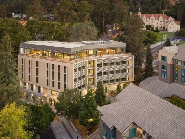#BacktoSchool at the Connie & Kevin Chou Hall at UC Berkeley, a uniquely configured state-of-the-art learning laboratory. Part of the University of California, Berkeley, Haas School of Business’ master planning project, this six-story, 80,000 SF building—with 858 classroom seats—supports the expansion of the school’s MBA program.

Given challenging site constraints, programmatic requirements, and seismic factors, a conventional structural design would have failed to achieve project goals. Allowing those constraints to guide innovative design solutions and taking a performance-based approach, the Tipping team was able to deliver a state-of-the art learning laboratory serving students of Berkeley-Haas for years to come. The new building increased the school’s space by a third, accommodating large tiered lecture halls, flexible teaching spaces, and breakout spaces for small group collaboration, as well as a ground-floor café and a rooftop event space for fundraising and other functions. The east wing is embedded two stories into the hillside, incorporating an auditorium and mechanical basement. 

Owner: University of California, Berkeley
Architect: @perkinswillsf 
Contractor: Vance Brown Builders
Developer: Partnership for Haas Preeminence
Structural: Tipping (Leo Panian, Joy Wei)
Photography: Blake Marvin

#tippingstructural #highered #structuraleingineering